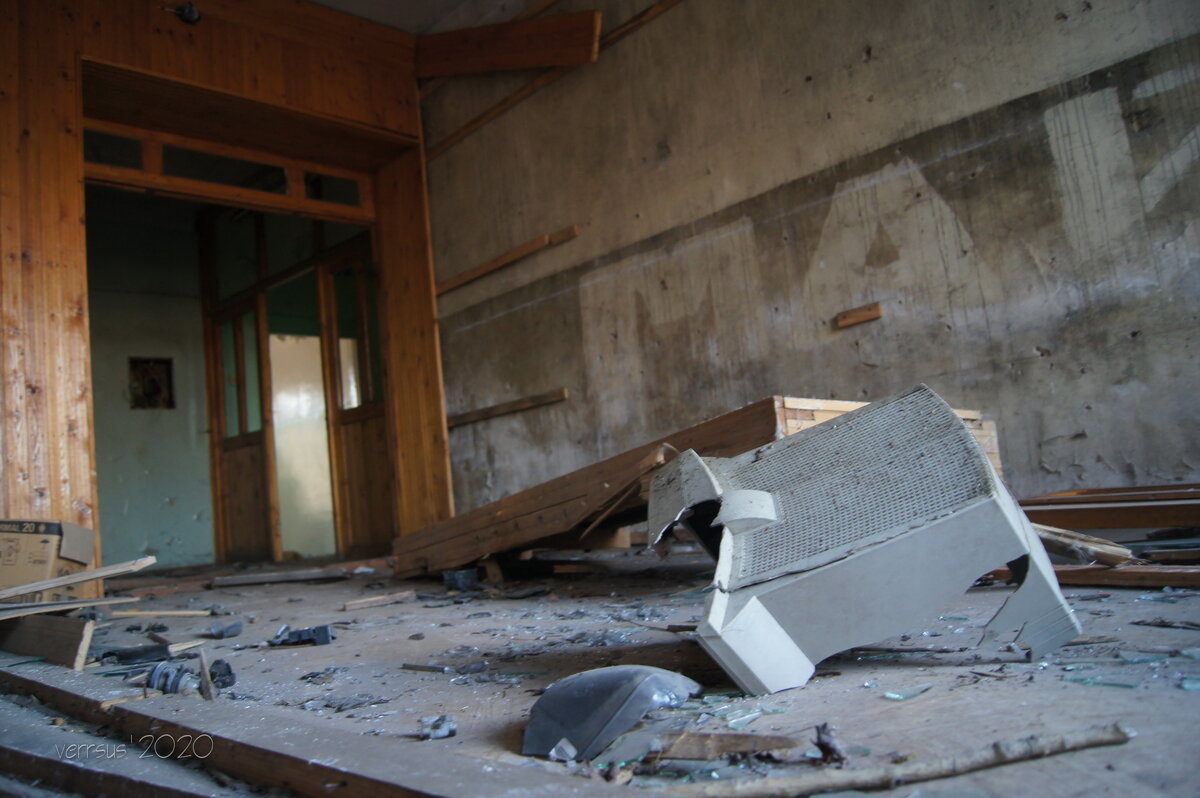 Заброшенный военный госпиталь