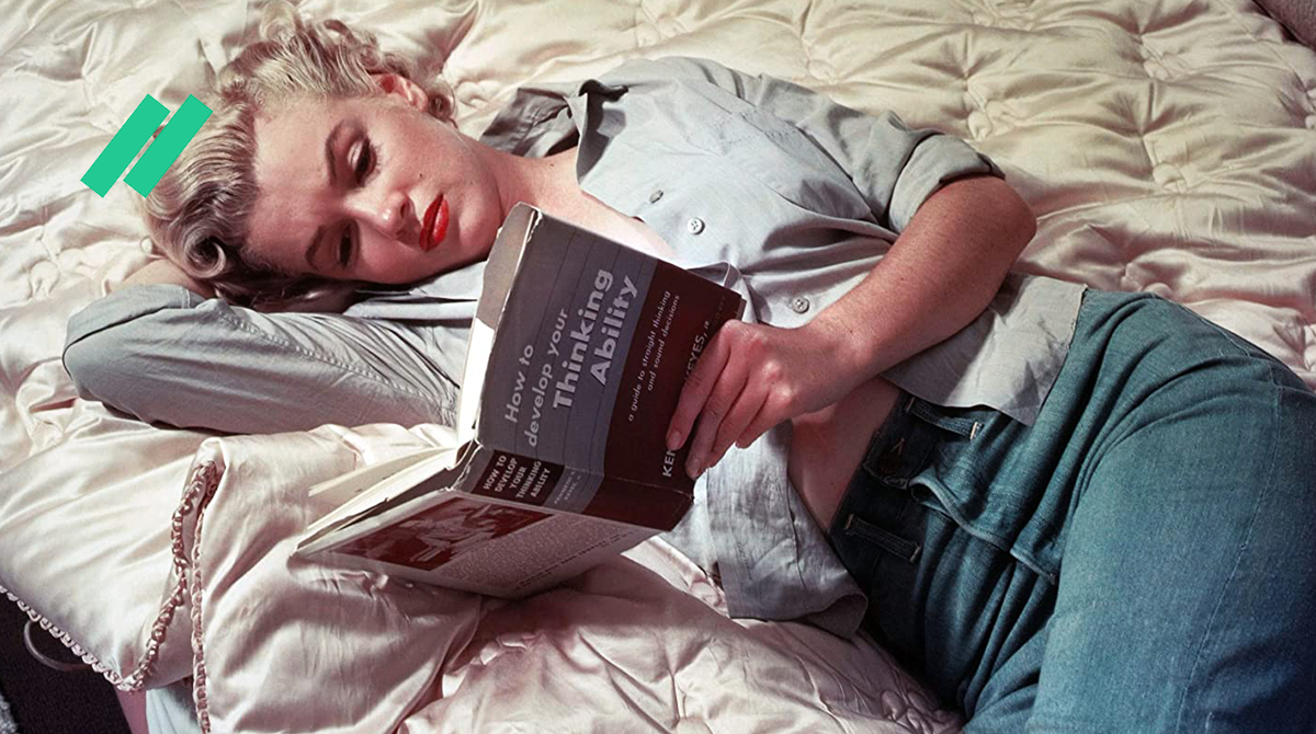 Мерлин монро фото. Мэрилин монро улисс. Мэрилин читать. Мэрилин монро дом в лос анджелесе. Мэрилин читать.