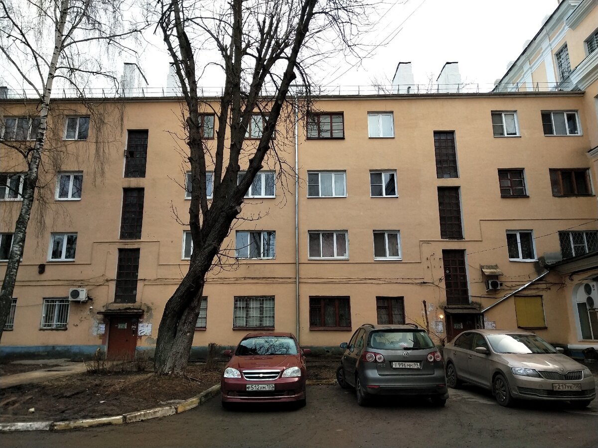 Конструктивистские дома европейского вида в центре Воскресенска. 