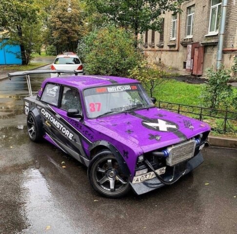 На таких «Жигулях» точно не стыдно ездить. Можно только гадать, сколько внимание на дорогах автомобиль привлекает.