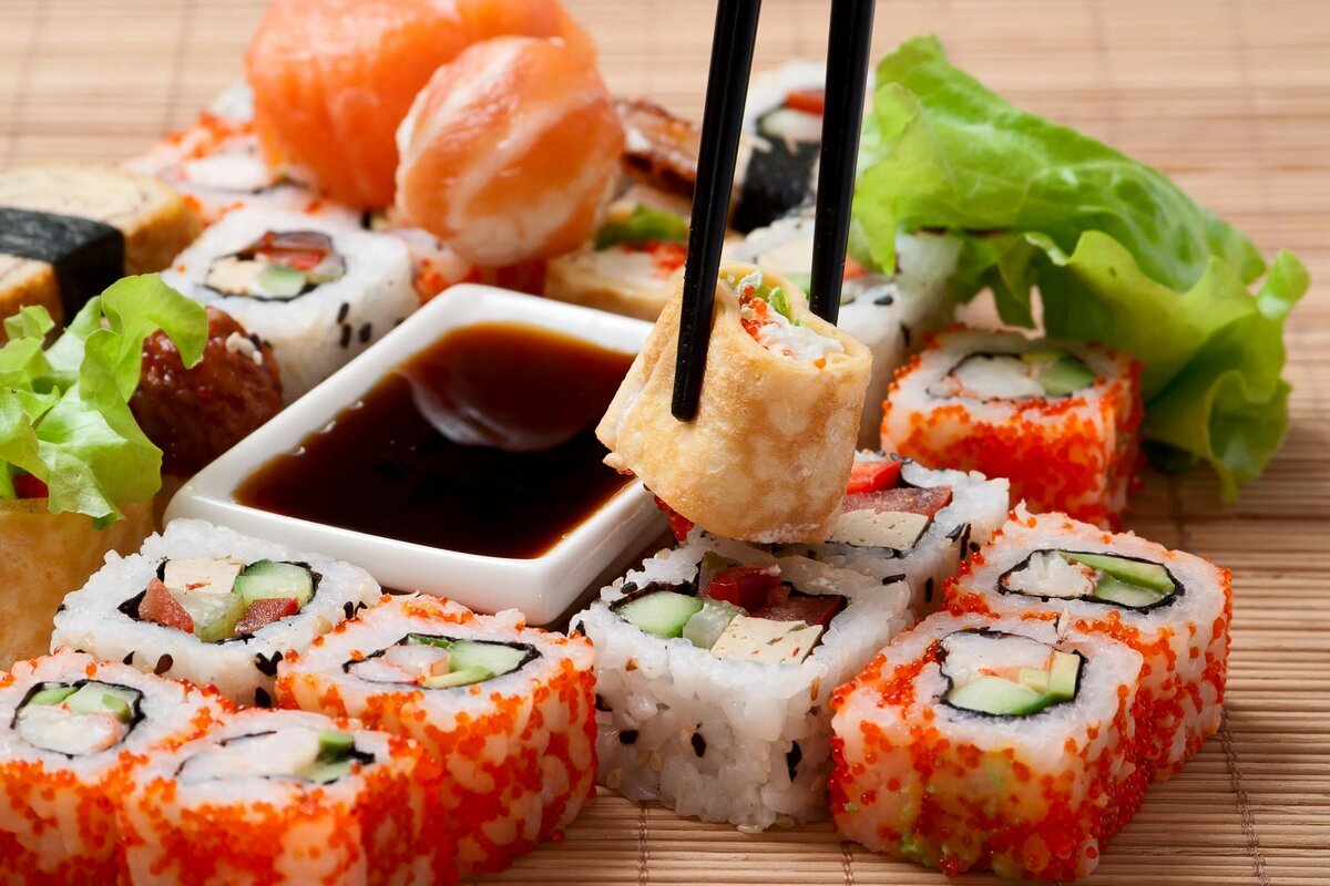 Вкусные ролы. Источник фото – Яндекс.Картинки