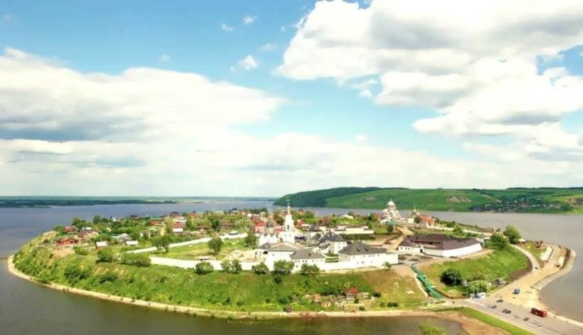 Вид на остров-град Свияжск, Татарстан, Россия