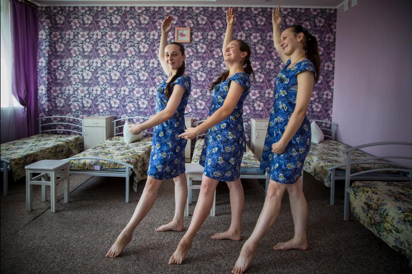 фотограф лиз сарфати. колония для несовершеннолетних девочек в россии. детская женская колония. рязанская женская колония для несовершеннолетних. рязанская воспитательная колония.