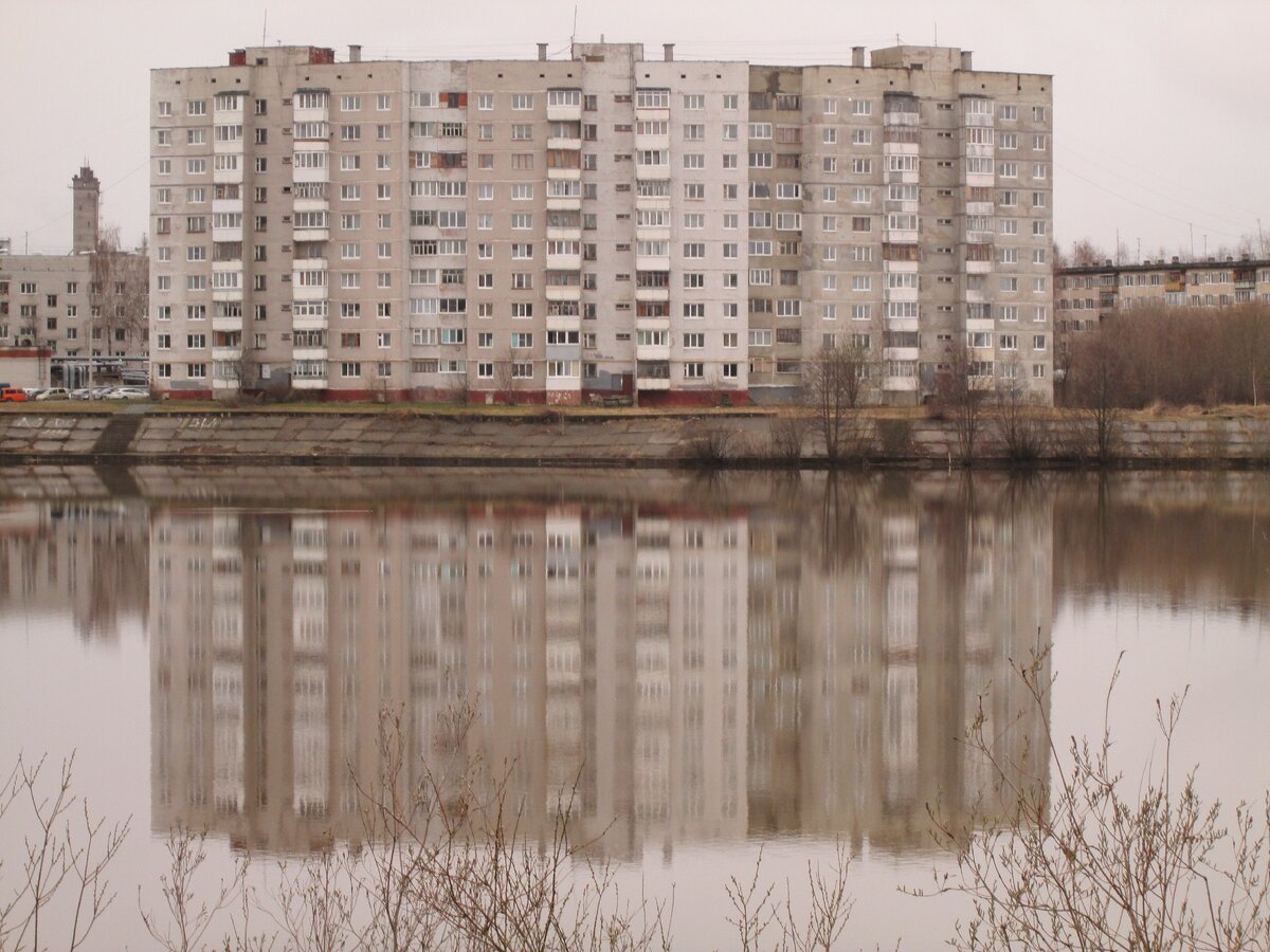 Последний  дом времен СССР. Получив в нем квартиру люди плакали от счастья.