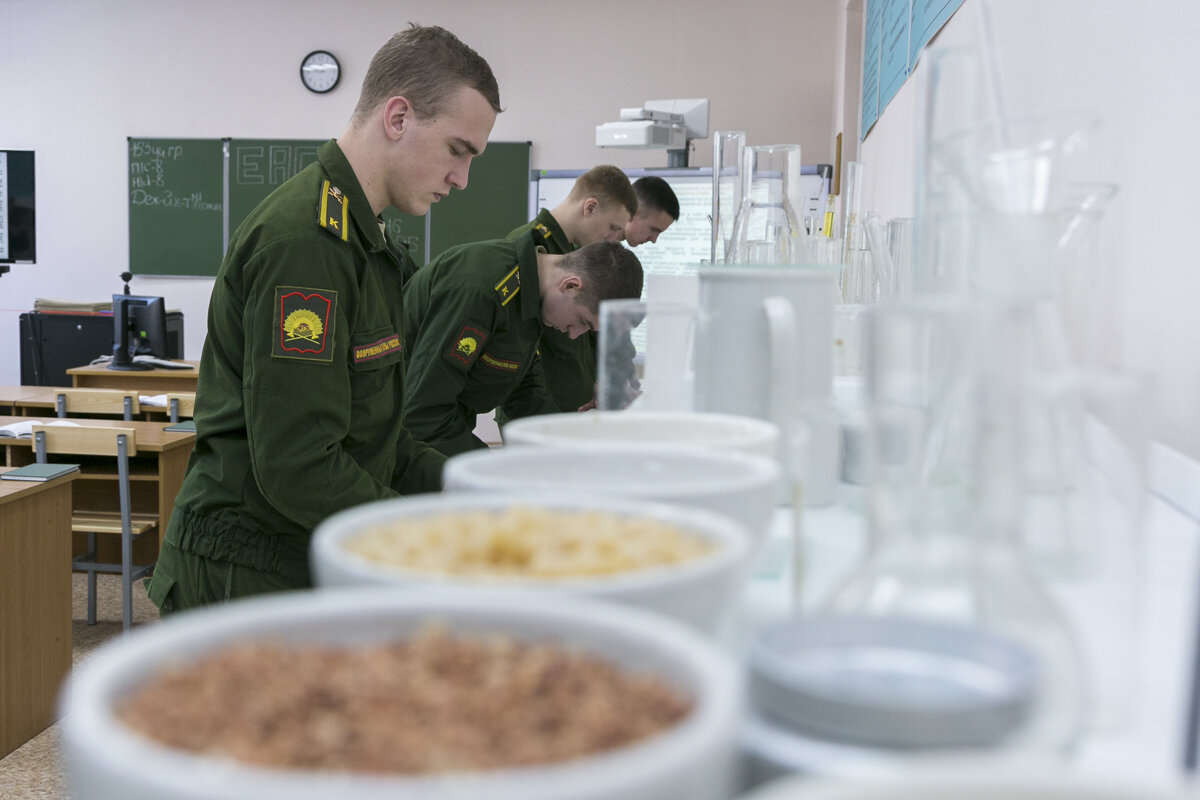 Вольском военном институте материального обеспечения. Вольск Военная Академия. Академия МТО Вольск. Военная Академия материально-технического обеспечения Вольск. МТО Вольск.