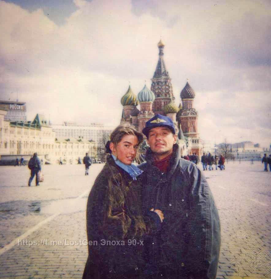 Эх, гостиница "Россия", помним о тебе,.. Йоханн Хёльцель и французкая актриса Беатрис Цоманн в Москве, "03" апреля 1995 года. После интервью на "Радио Maximum".