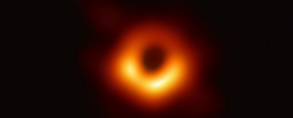 Источник: телескоп Event Horizon
