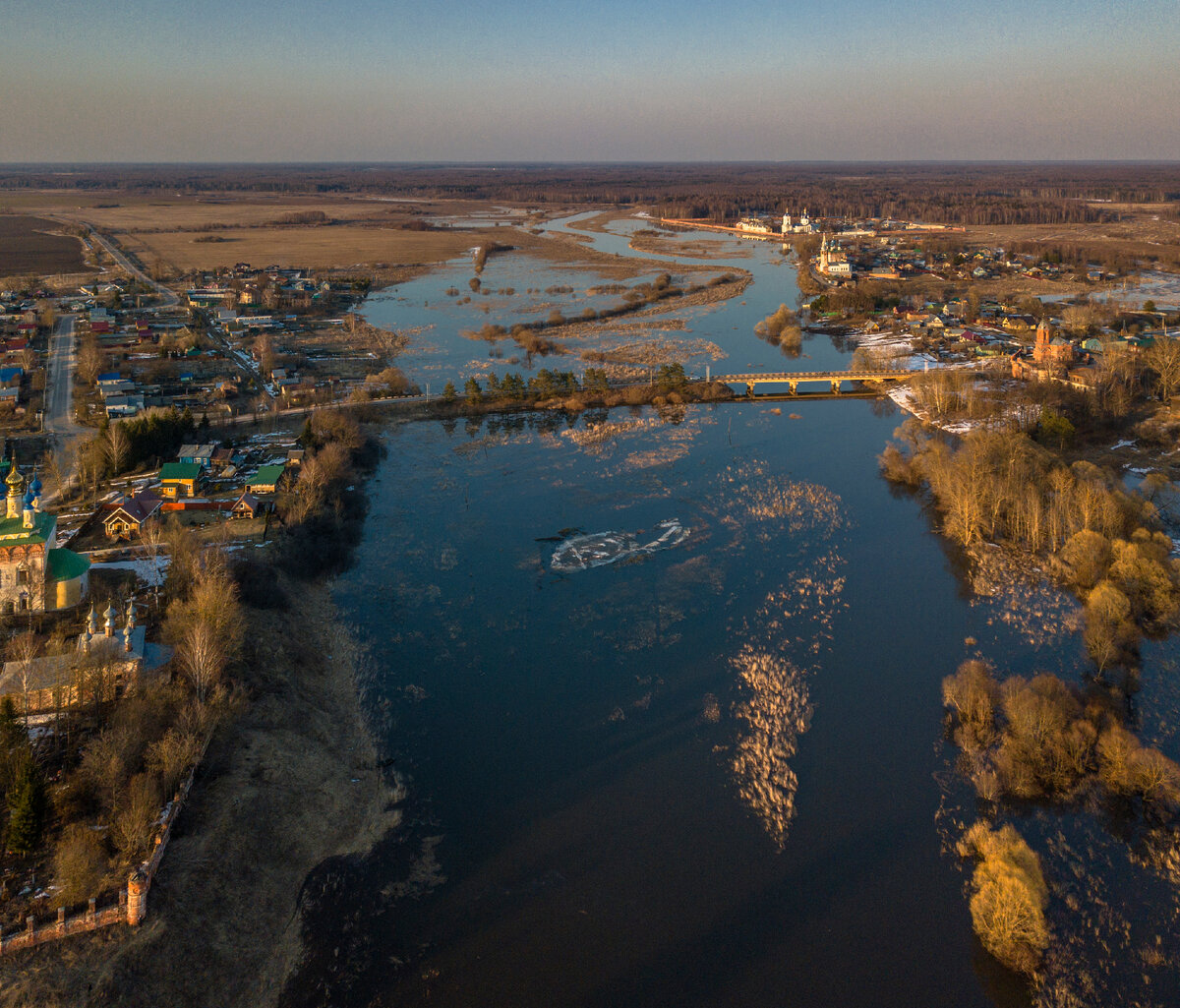 Разлив реки  Теза 
