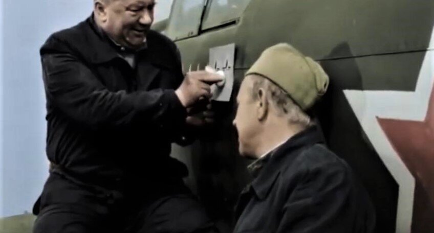 Кадр из фильма «В бой идут одни старики»