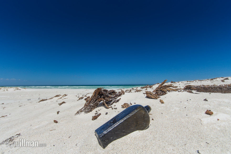 Бутылка на том самом австралийском пляже - Фото с Kymillman.com