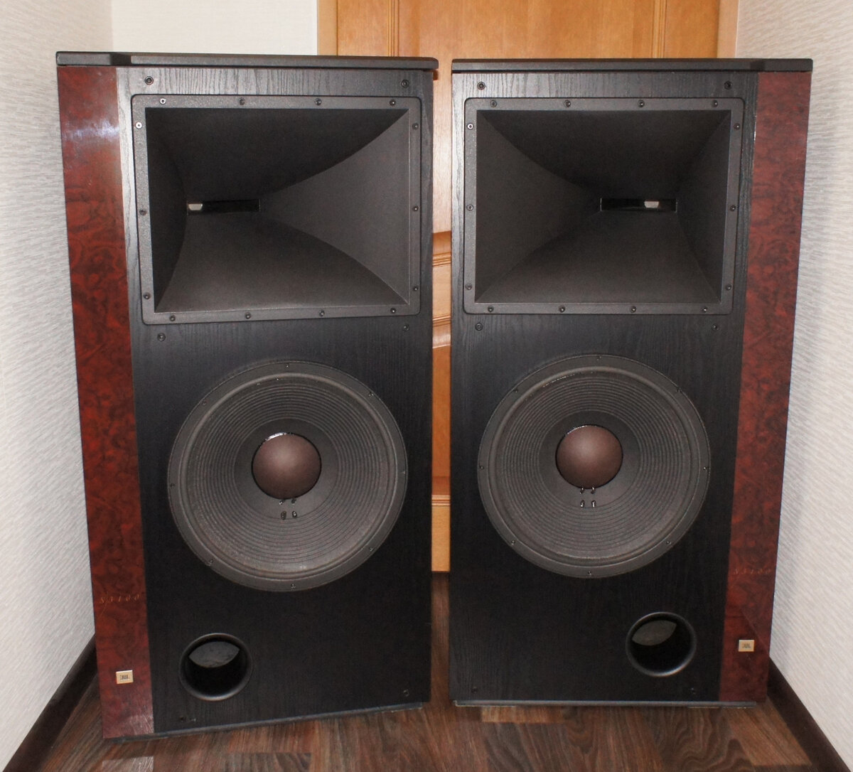 JBL S3100. Фото из интернета.
