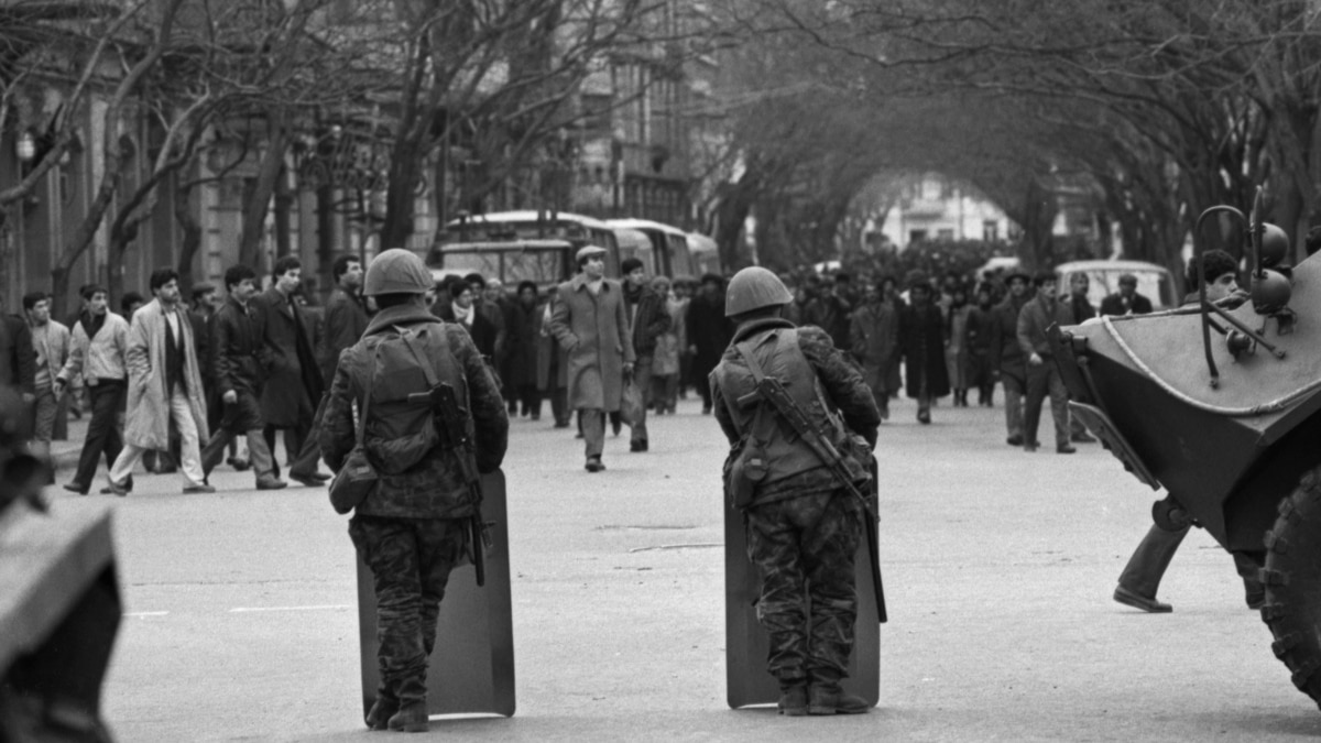 Источник: https://gdb.rferl.org/FEB6528B-0D7E-4631-8759-28B0491087C6_cx0_cy7_cw0_w1200_r1.jpg