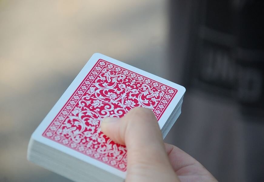 Первое упоминание карт датируется XII веком! Фото: пиксабей