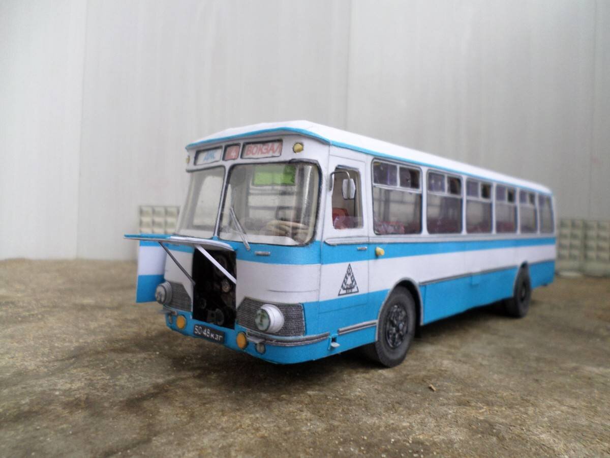 На продажу выставлена интересная модель автобуса ЛИАЗ-677 в масштабе 1:43,  сделанная полностью из бумаги | БЛОГ КОЛЛЕКЦИОНЕРА | Дзен