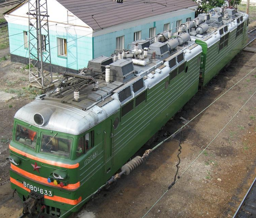 Что есть на крыше электровоза. Крышевое оборудование вл80с. Крыша электровоза вл80с. Вл 80 с крышевое. Крышевое оборудование электровоза вл 85.