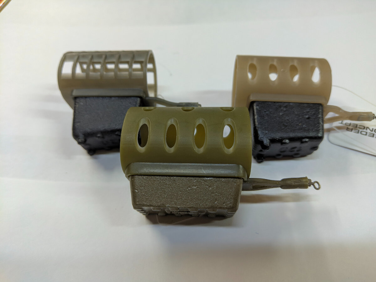 Пришлось расположить Vegas на переднем плане, чтобы сгладить эффект прилипшего куска асфальта на Feeder Concept.