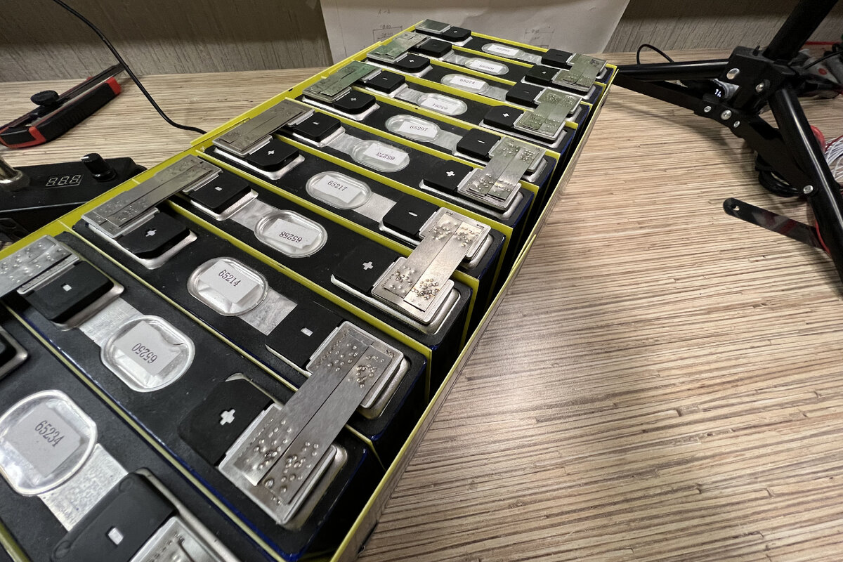 Показываю элементы для аккумуляторов с большой емкостью и в разы ...