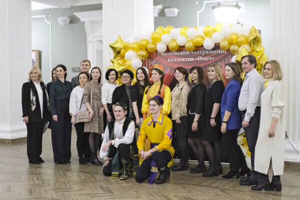    Коллектив театра «Надежда»