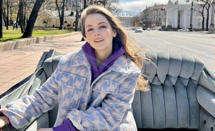 Анна Михайловская шпагат