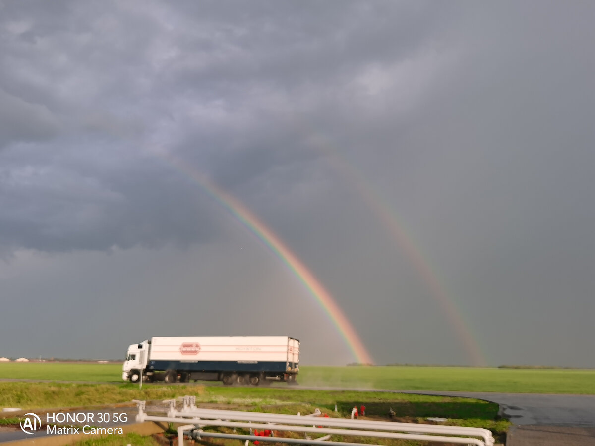 Фото автора .Утро встретило нас потрясающей радугой 