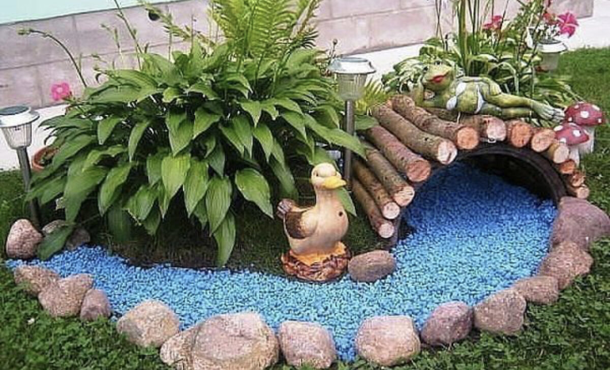Fabulous Friday: 10 Fairy Gardens to Inspire * Vicki O'Dell Fairy garden, Fairy 