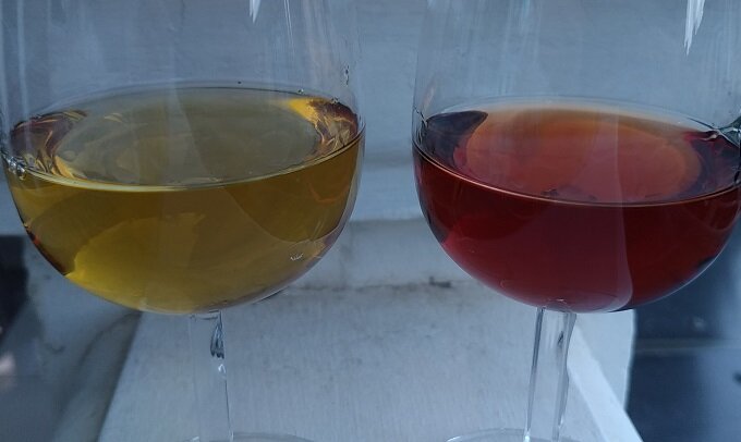 слева француз, справа крымчанин