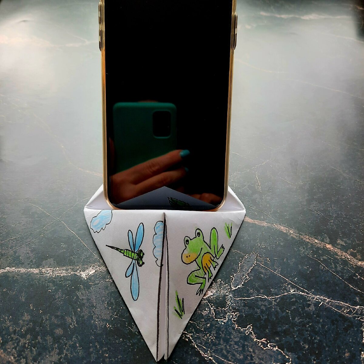 Оригами: подставка для телефона из бумаги А4 - несложное оригами без клея и без ножниц