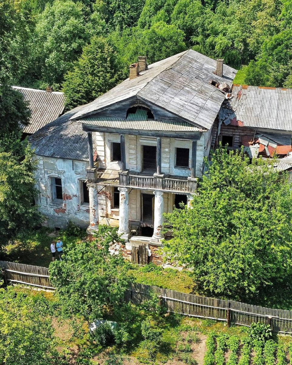 Нашла снимок с дрона из интернета от 2021 года. Источник - Яндекс.