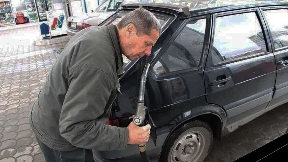 Как распознать некачественный. Некачественный бензин. Бракованный шоколад как опознать. Некачественное топливо. Как распознать некачественный.