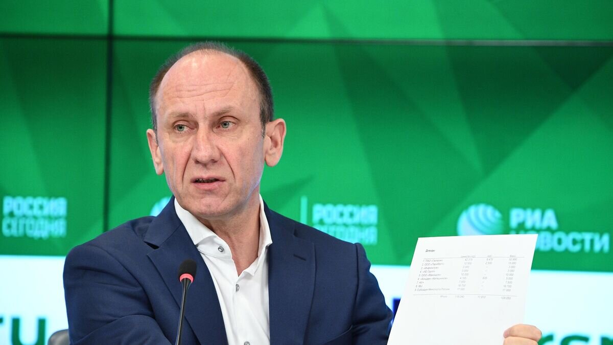    Первый вице-президент Союза биатлонистов России Алексей Нуждов на пресс-конференции в Международном мультимедийном пресс-центре МИА "Россия сегодня" в Москве.© РИА Новости / Нина Зотина