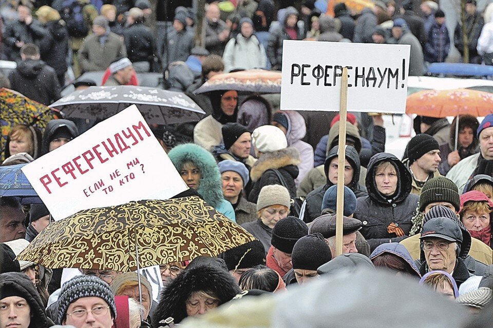     Жители ЛНР и ДНР мечтают о референдуме с 2014 года. Спустя 8 лет их желание сбылось. Фото: Валерий МАТЫЦИН/ТАСС