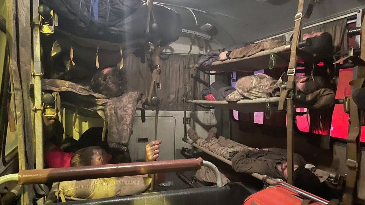    Сдавшиеся в плен украинские военнослужащие© РИА Новости / Андрей Коц