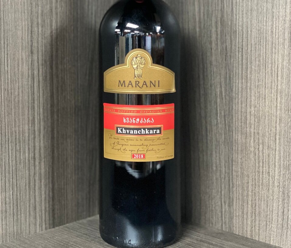 Хванчкара - это лучшее и самое дорогое красное грузинское вино. И, думаю, можно пойти еще дальше и заявить, что Хванчкара - это лучшее красное полусладкое вино вообще. Не зря оно полюбилось Сталину.-2