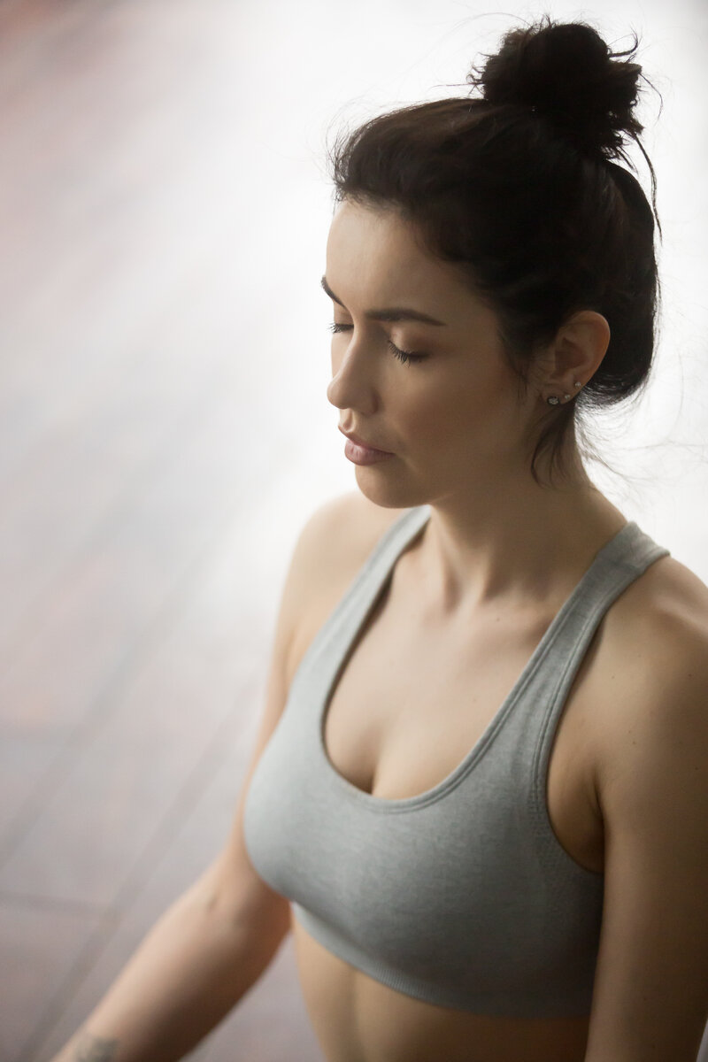 <a href="https://www.freepik.com/free-photo/portrait-young-attractive-woman-meditating-yoga-pose_3938301.htm#page=5&query=%D0%B4%D1%8B%D1%85%D0%B0%D0%BD%D0%B8%D0%B5&position=2&from_view=search&track=ais">Image by yanalya</a> on Freepik