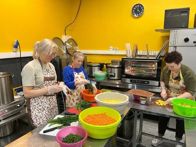 Идет приготовление обедов