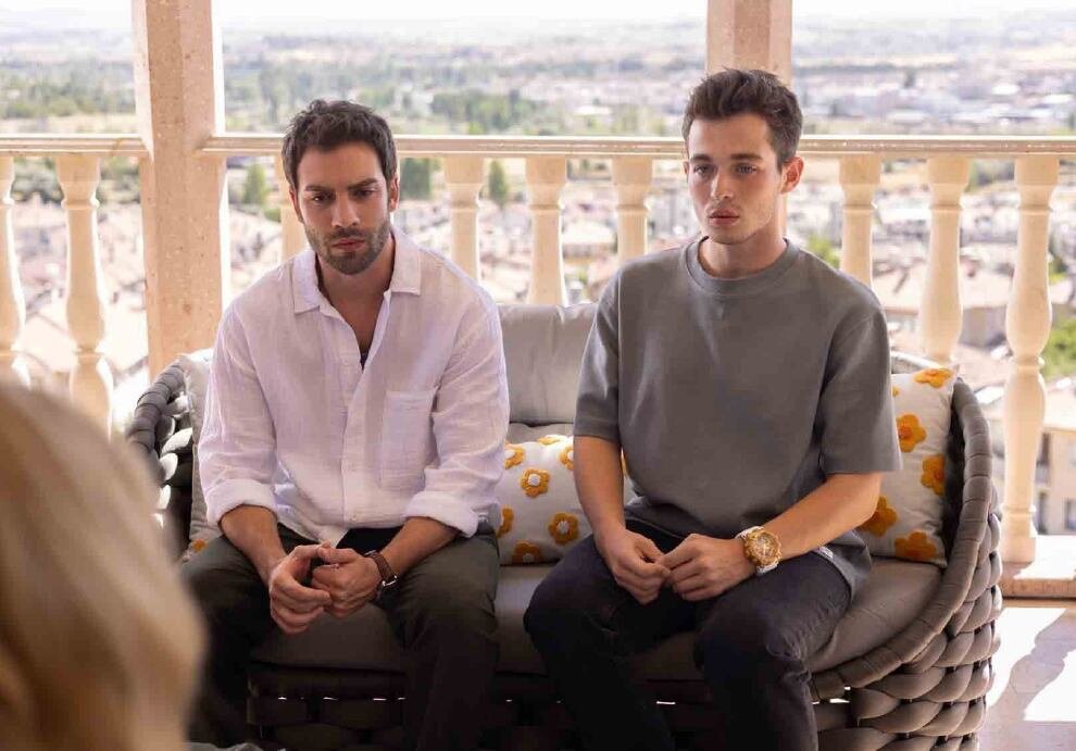 Яман и Окан. два брата, связанные одной тайной (источник: allturkserials.com)