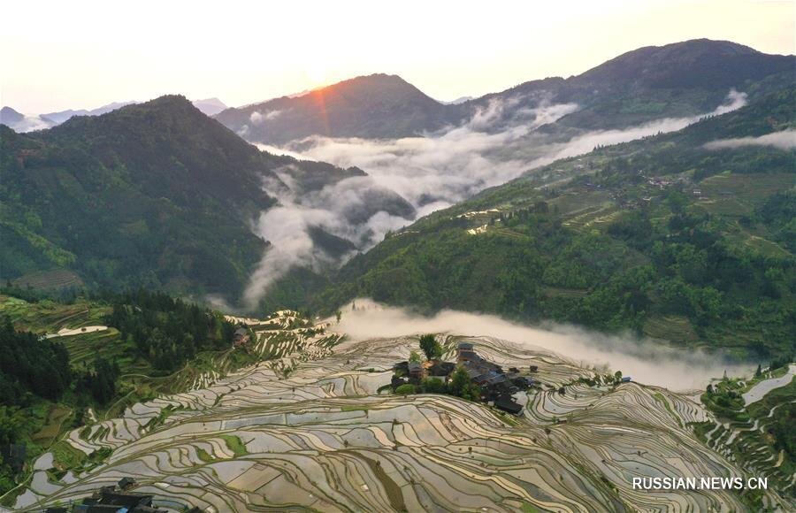 Горный пейзаж , деревня Чжаосин.