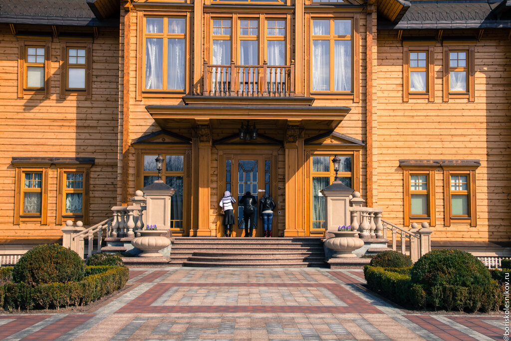 усадьба януковича. резиденция межигорье. сайт резиденция. межигорье украина дом януковича. резиденция кравчука.