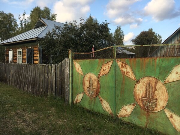 Посетили село в Чернобыле, где еще живут люди, и даже держат хозяйство