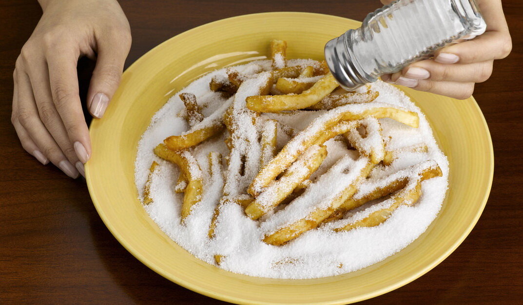 Соль отнюдь не придает пище вкус - она его подменяет.