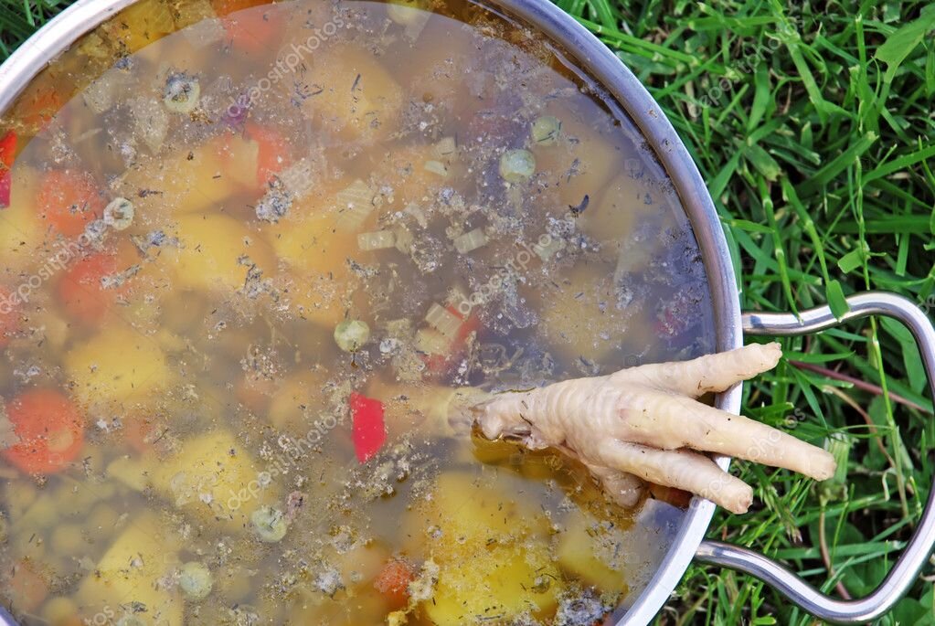 Суп на природе очень вкусный.