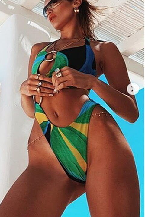 Что хотел сказать фотограф? Даже купальник не в лучшем свете, не говоря уже о модели. Фото из Инстаграм Беллы Хадид