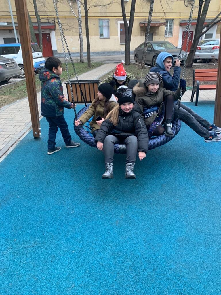 "Дружба крепкая не сломается..." Из школьной песни