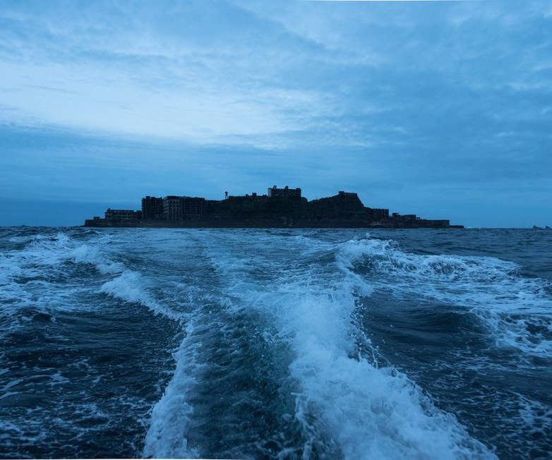 Завораживающий вид острова с моря