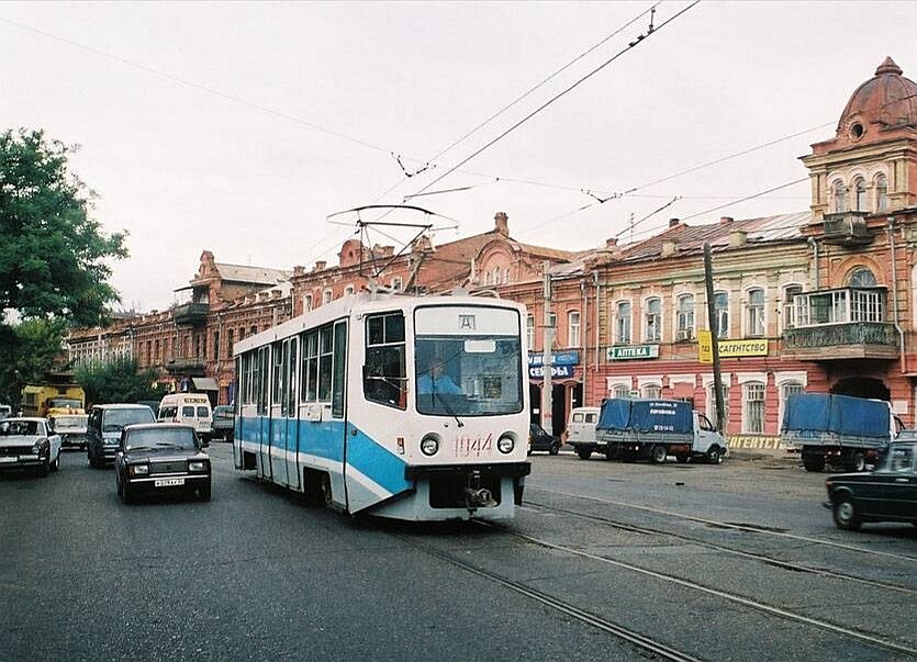 После распада СССР многие крупные российские города лишились такого надежного транспорта как трамвай в уходу частным маршруткам