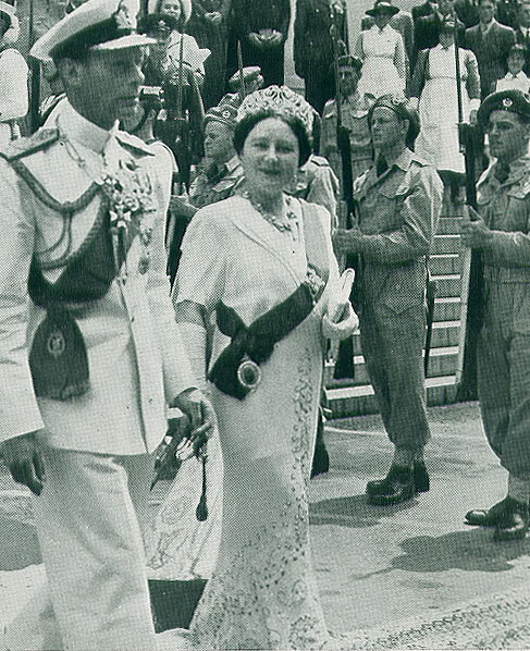 Георг VI и королева-мать Елизавета в тиаре