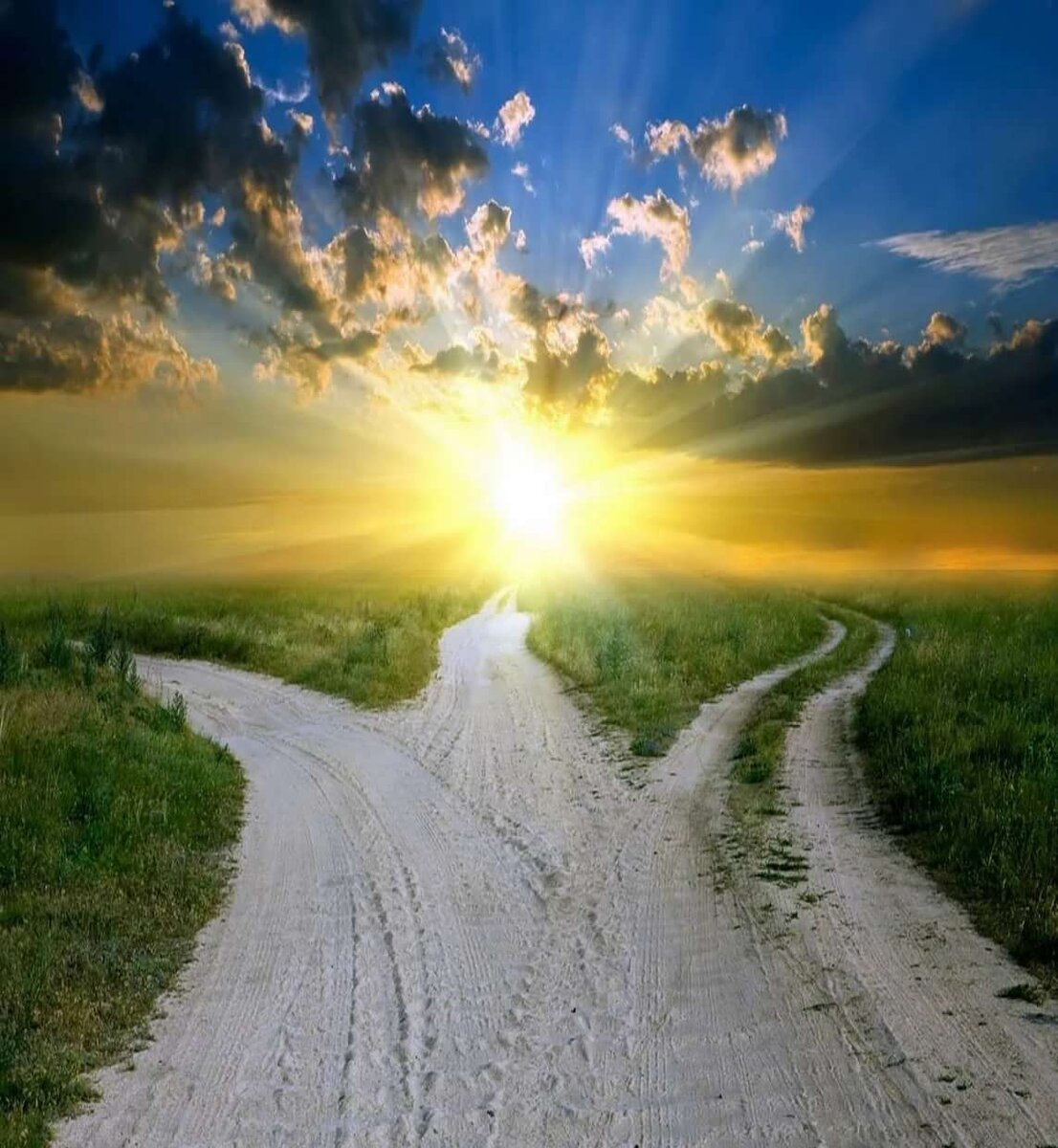 солнцезащитный крем для лица девушка. дорога на рассвет. выбор солнца. выбор солнца. человек в лучах солнца.