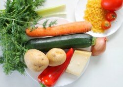 ШАГ 1:
Подготовить все необходимые компоненты для приготовления Минестроне.