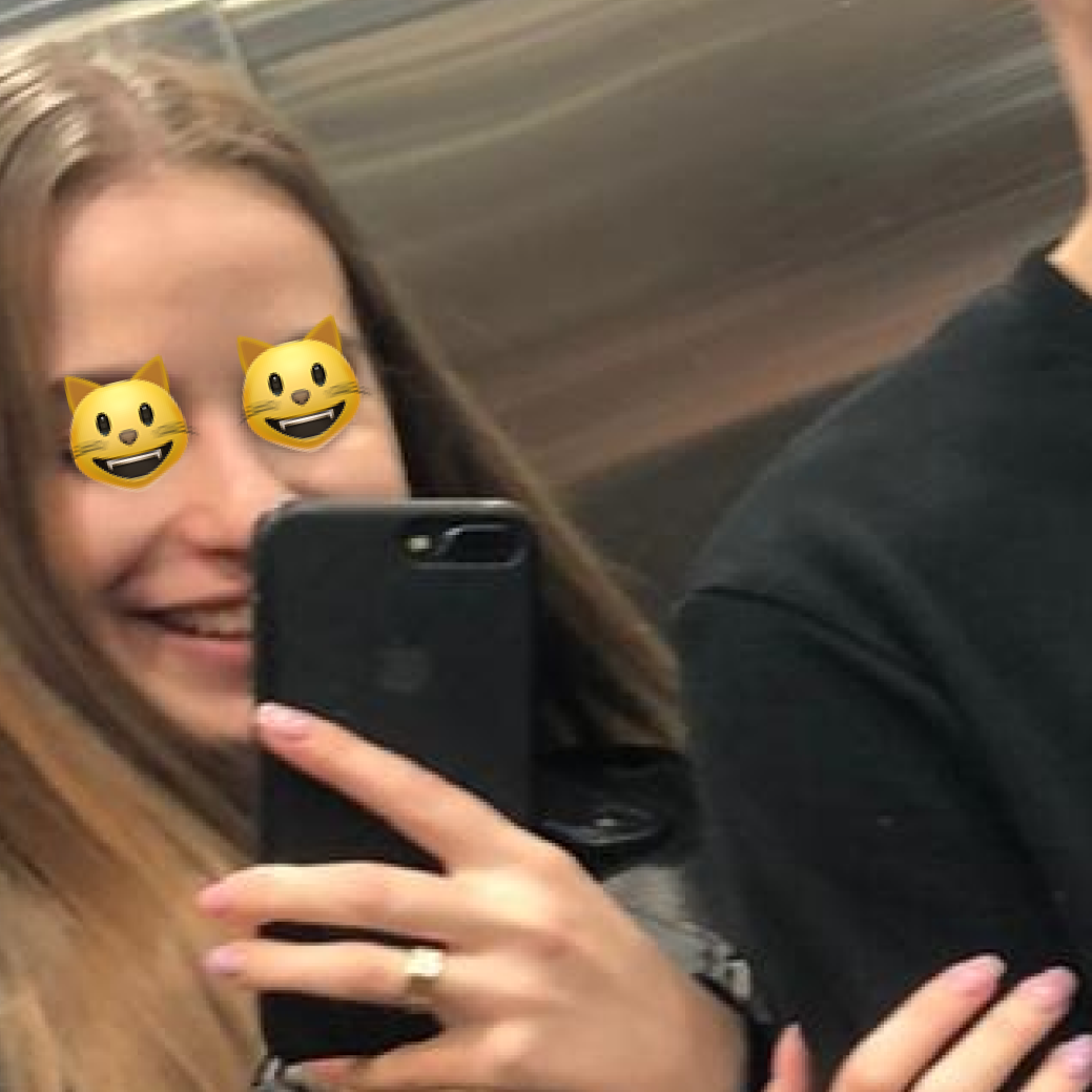 Улыбайтесь:) Это располагает человека.