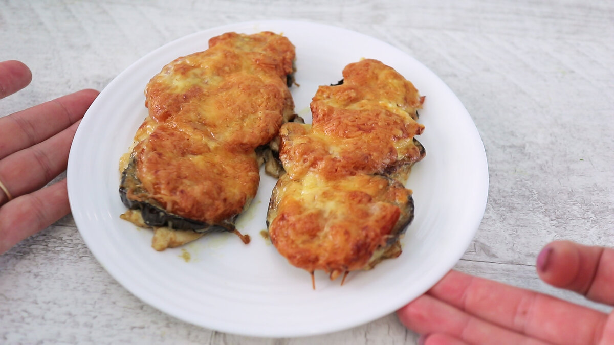 Куриные отбивные с баклажанами и помидорами. Очень сочно и вкусно. |  Кулинарка | Дзен